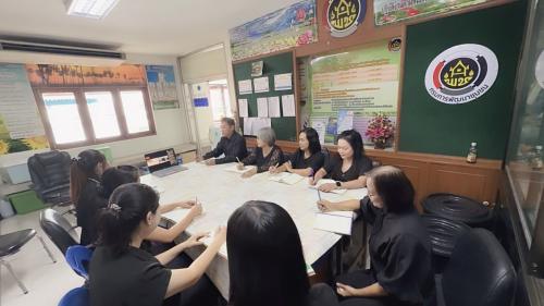 สำนักงานพัฒนาชุมชนอำเภอเมืองเพชรบุรีร่วมฟังการประชุมกรมการพัฒนาชุมชน ครั้งที่ 10/2568 ผ่านระบบ TV พช.